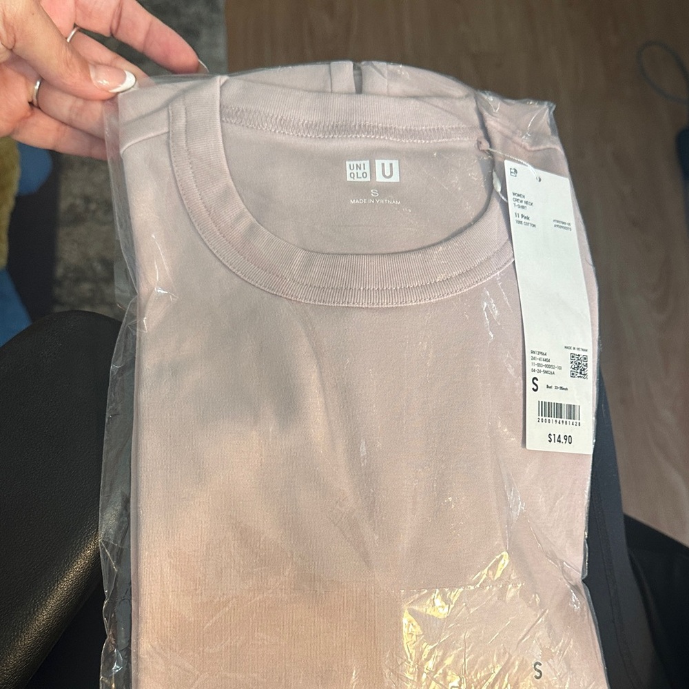 Uniqlo Light Pink Short Sleeve Tee